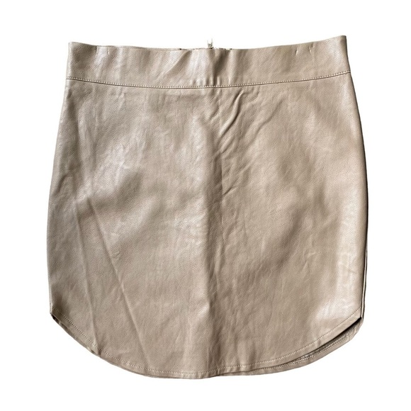 Naked Wardrobe Women’s Size Large Scoop Bottom Tan Faux Leather Mini Skirt - Picture 1 of 6